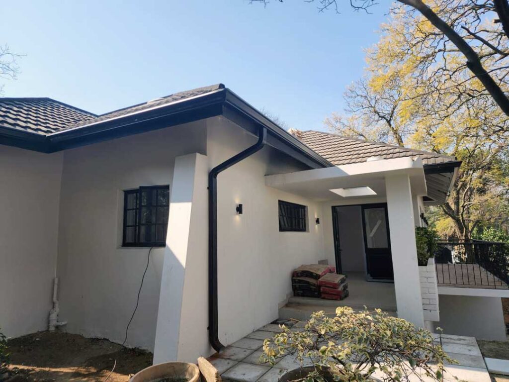 Penny-Wise-Waterproofing-&-Roofing-Specialists-Seamless-gutters-installation-B--015_main